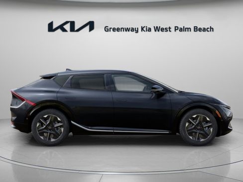 New 2026 Kia EV6 Wind RWD image 9