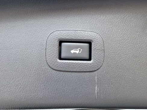 Used 2017 Nissan Armada Platinum w/ Captain Seat Package image 20