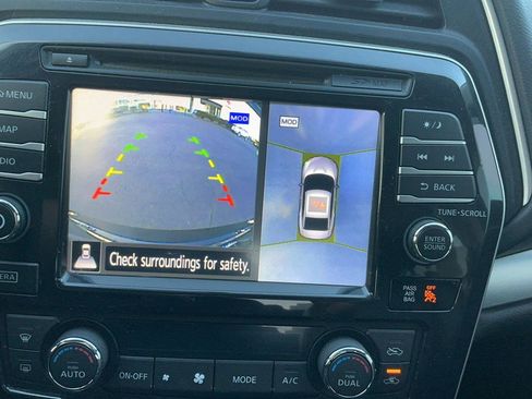 Used 2018 Nissan Maxima SR w/ Midnight Edition FWD image 18