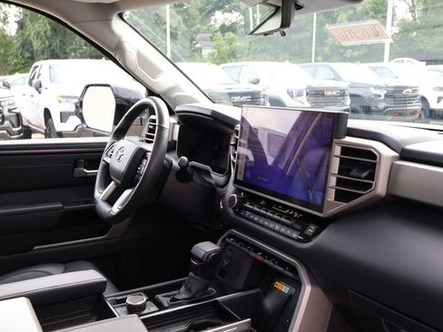 Used 2024 Toyota Sequoia Limited w/ TRD Off-Road Package AWD/4WD image 32