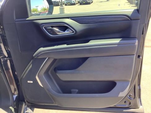 Used 2023 GMC Yukon SLT AWD/4WD image 39