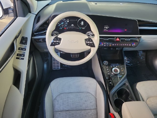 Used 2023 Kia Niro Wave FWD image 7