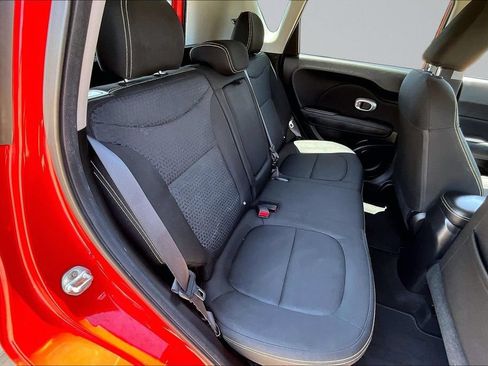Used 2016 Kia Soul + FWD image 24