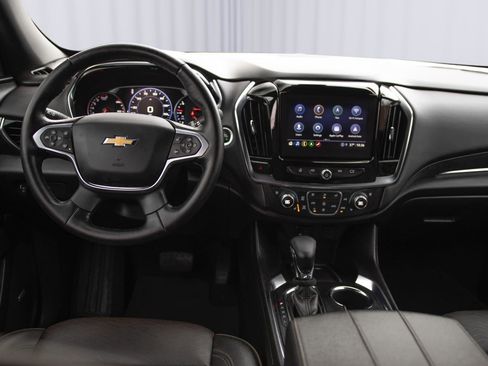 Used 2024 Chevrolet Traverse High Country image 3