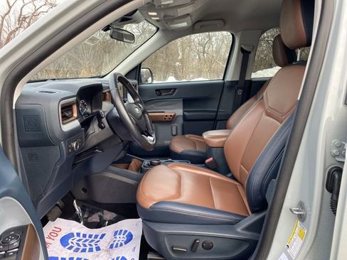 Used 2022 Ford Maverick Lariat w/ Lariat Luxury Package image 4