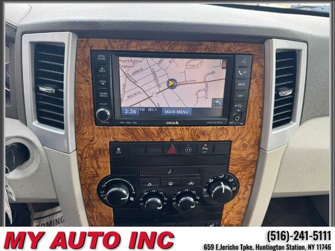 Used 2010 Jeep Grand Cherokee Limited image 17