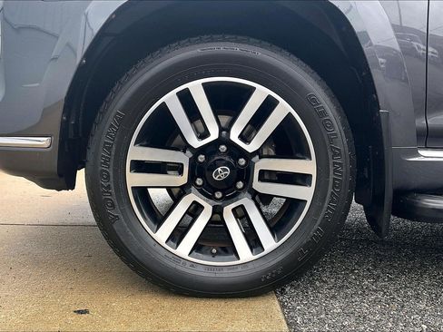 Used 2018 Toyota 4Runner Limited AWD/4WD image 11