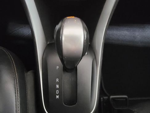 Used 2020 Chevrolet Trax LT w/ LT Convenience Package FWD image 17