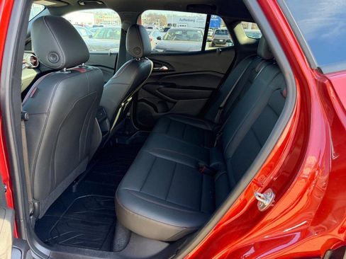 Used 2024 Chevrolet Trax RS w/ Sunroof Package image 8