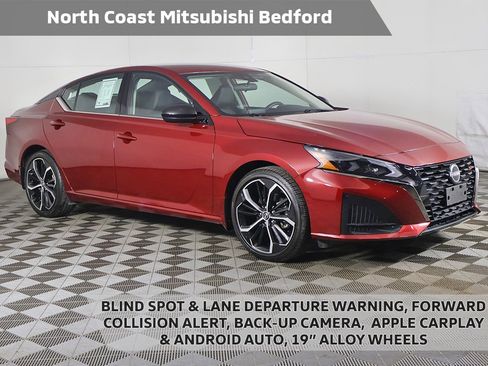 Used 2024 Nissan Altima 2.5 SR image 1