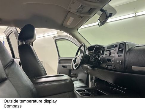 Used 2011 Chevrolet Silverado 2500 LT w/ Interior Plus Package AWD/4WD image 22