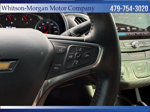 Used 2017 Chevrolet Malibu LT FWD image 17