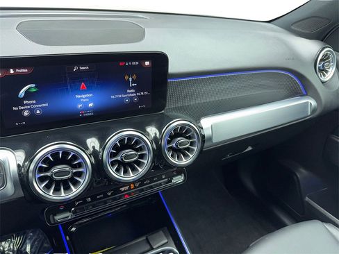 Used 2023 Mercedes-Benz EQB 250+ image 23