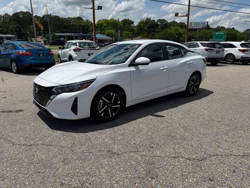 Used 2024 Nissan Sentra SV FWD image 9