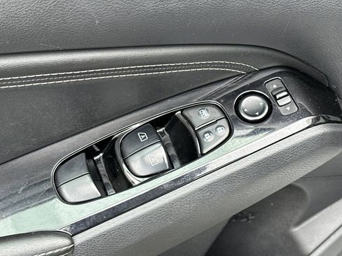 Used 2020 Nissan Altima 2.5 SL FWD image 12