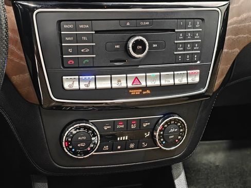 Used 2018 Mercedes-Benz GLS 550 4MATIC image 9