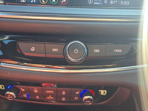 Used 2023 Buick Enclave Avenir w/ Avenir Technology Package image 32