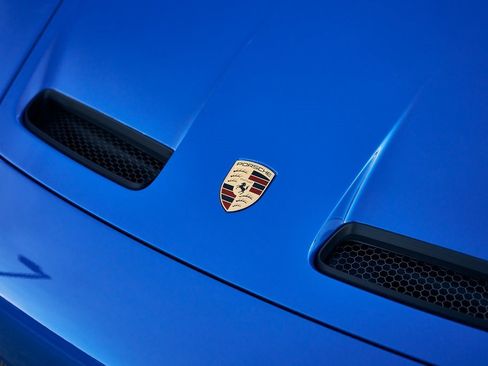 Used 2026 Porsche 911 GT3 w/ Weissach Package image 6