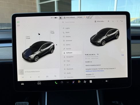 Used 2020 Tesla Model Y Long Range image 22