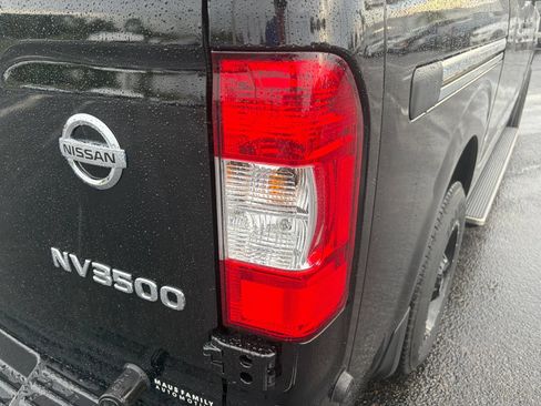 Used 2021 Nissan NV 3500 S RWD image 18