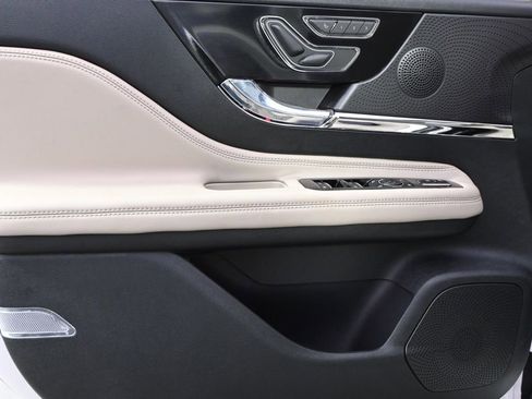 New 2026 Lincoln Corsair Reserve w/ Jet Appearance Package image 22