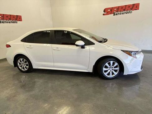 Certified 2025 Toyota Corolla LE FWD image 2