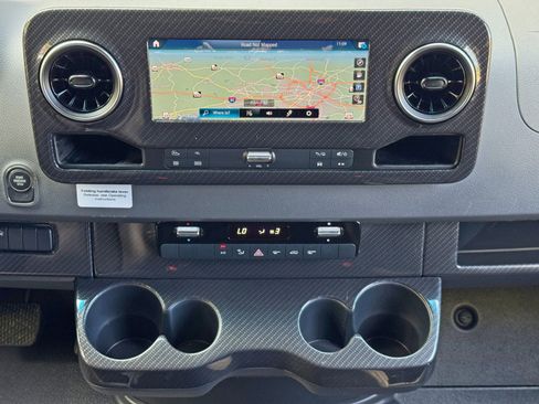 Used 2020 Mercedes-Benz Sprinter 2500 w/ Premium Plus Package image 24