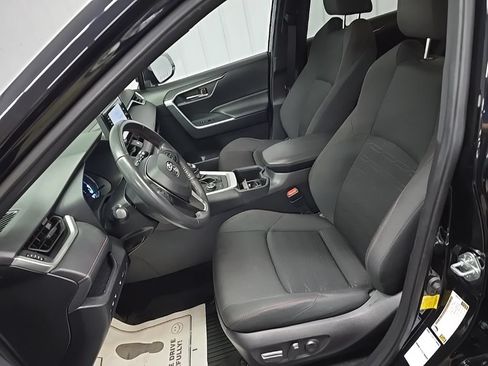 Used 2022 Toyota RAV4 SE w/ Weather & Moonroof Package AWD/4WD image 30
