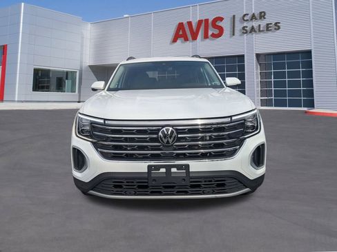 Used 2025 Volkswagen Atlas SE image 2