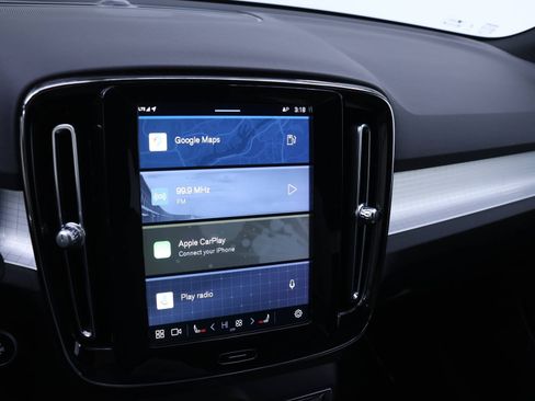 Certified 2024 Volvo XC40 B5 Core image 13