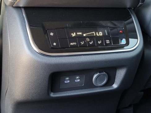 New 2026 Nissan Armada SL w/ Captain's Chari Seat Package AWD/4WD image 16