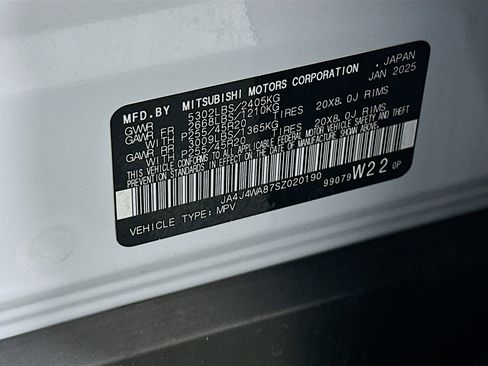 Used 2025 Mitsubishi Outlander SEL image 12