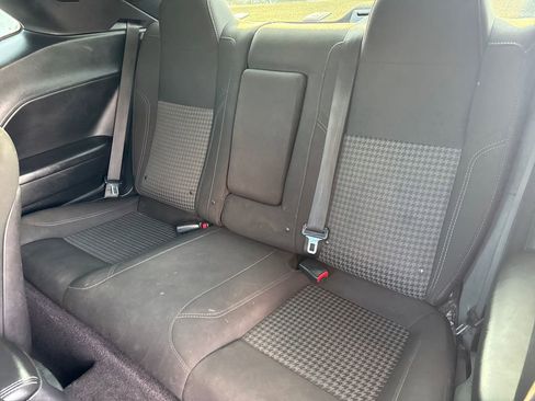 Used 2016 Dodge Challenger SXT w/ Driver Convenience Group image 17