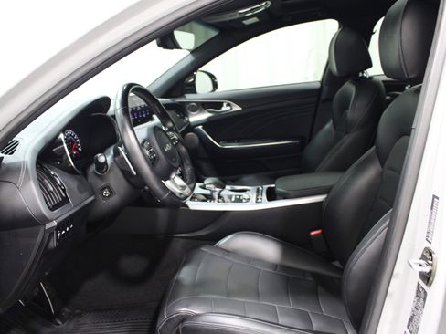 Used 2022 Kia Stinger GT2 image 3