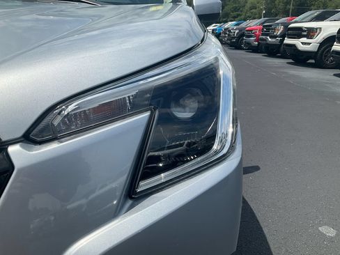 Used 2023 Subaru Forester Premium AWD/4WD image 9