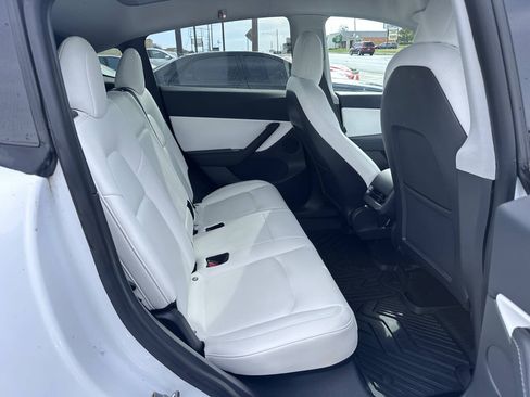 Used 2021 Tesla Model Y Long Range AWD/4WD image 12