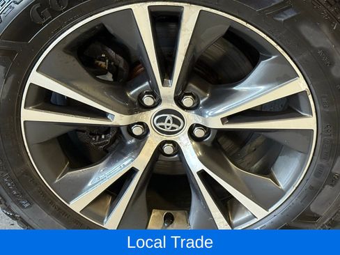 Used 2016 Toyota Highlander XLE image 10