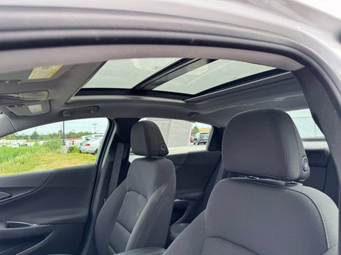 Used 2022 Chevrolet Malibu LT FWD image 12