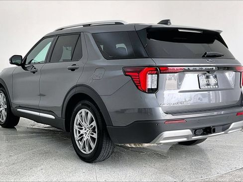 Used 2025 Ford Explorer Platinum RWD image 15