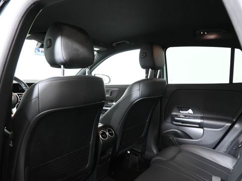 Certified 2022 Mercedes-Benz GLA 250 4MATIC image 32