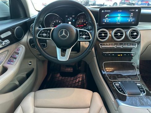 Used 2022 Mercedes-Benz GLC 300 image 2