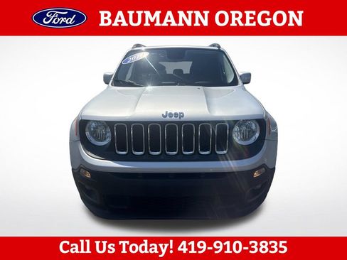 Used 2017 Jeep Renegade Latitude FWD image 8
