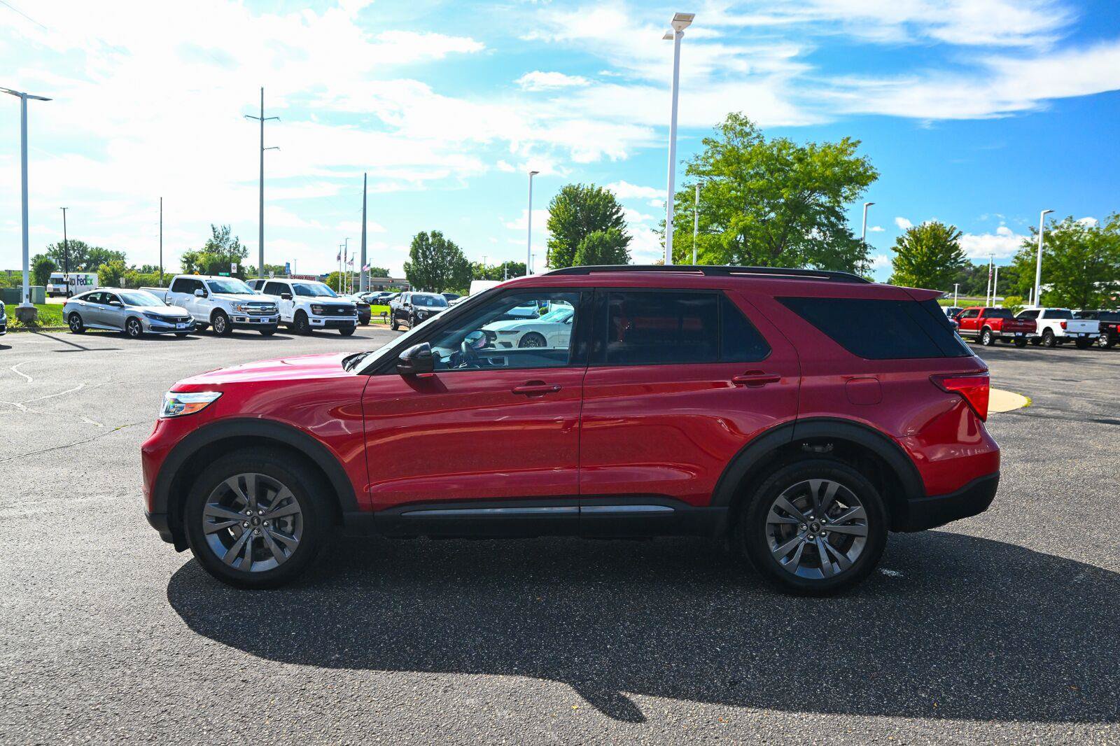 Certified 2024 Ford Explorer XLT AWD/4WD image 8
