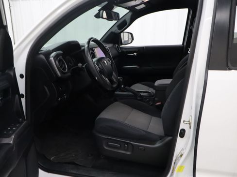 Used 2020 Toyota Tacoma TRD Sport RWD image 25