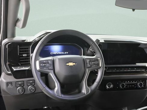 Used 2023 Chevrolet Silverado 1500 LT AWD/4WD image 9