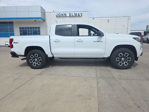 Used 2024 Chevrolet Colorado Z71 w/ Z71 Convenience Package 2 image 4