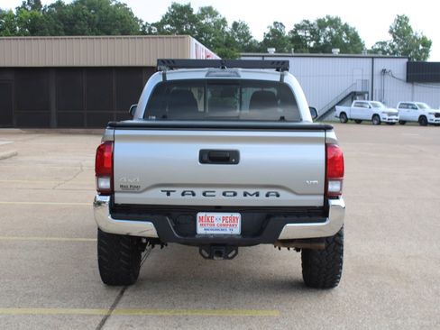 Used 2023 Toyota Tacoma SR5 AWD/4WD image 8