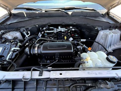 Used 2022 Ford Explorer XLT image 29