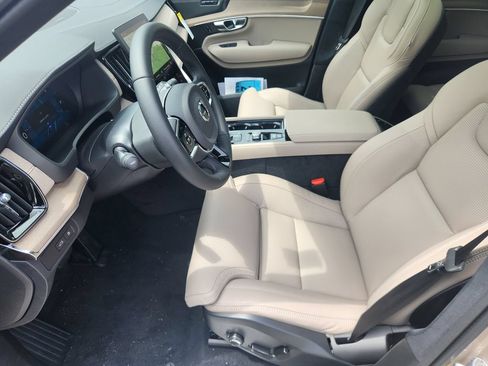 New 2026 Volvo XC90 T8 Ultra w/ Lounge Package AWD/4WD image 9