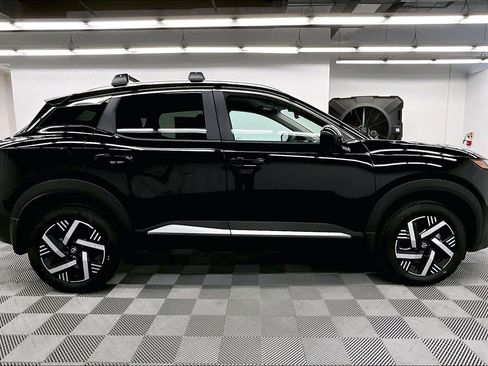 New 2026 Nissan Kicks SV w/ Charging Package FWD image 19
